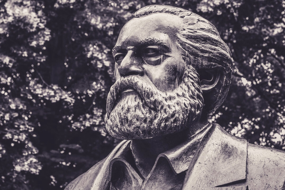 Marx’ı İyi Anlamanın Yolu: “Taşları Birbirine Sürtüp Ateş Yakmak.”