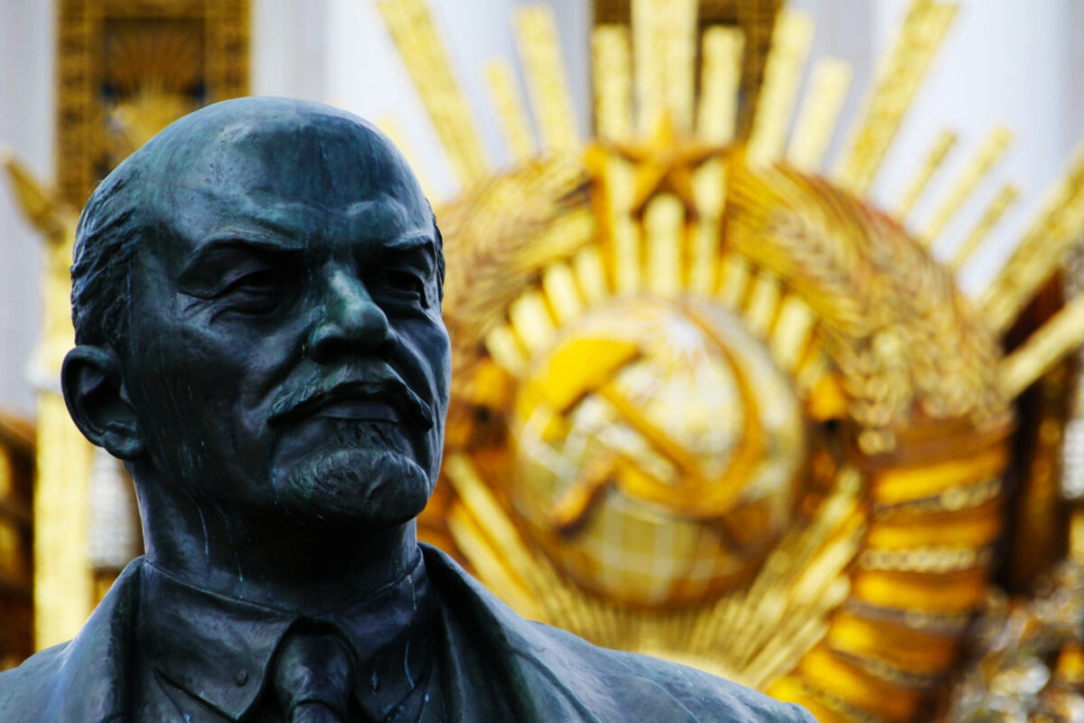 Lenin’in Üç Balinası