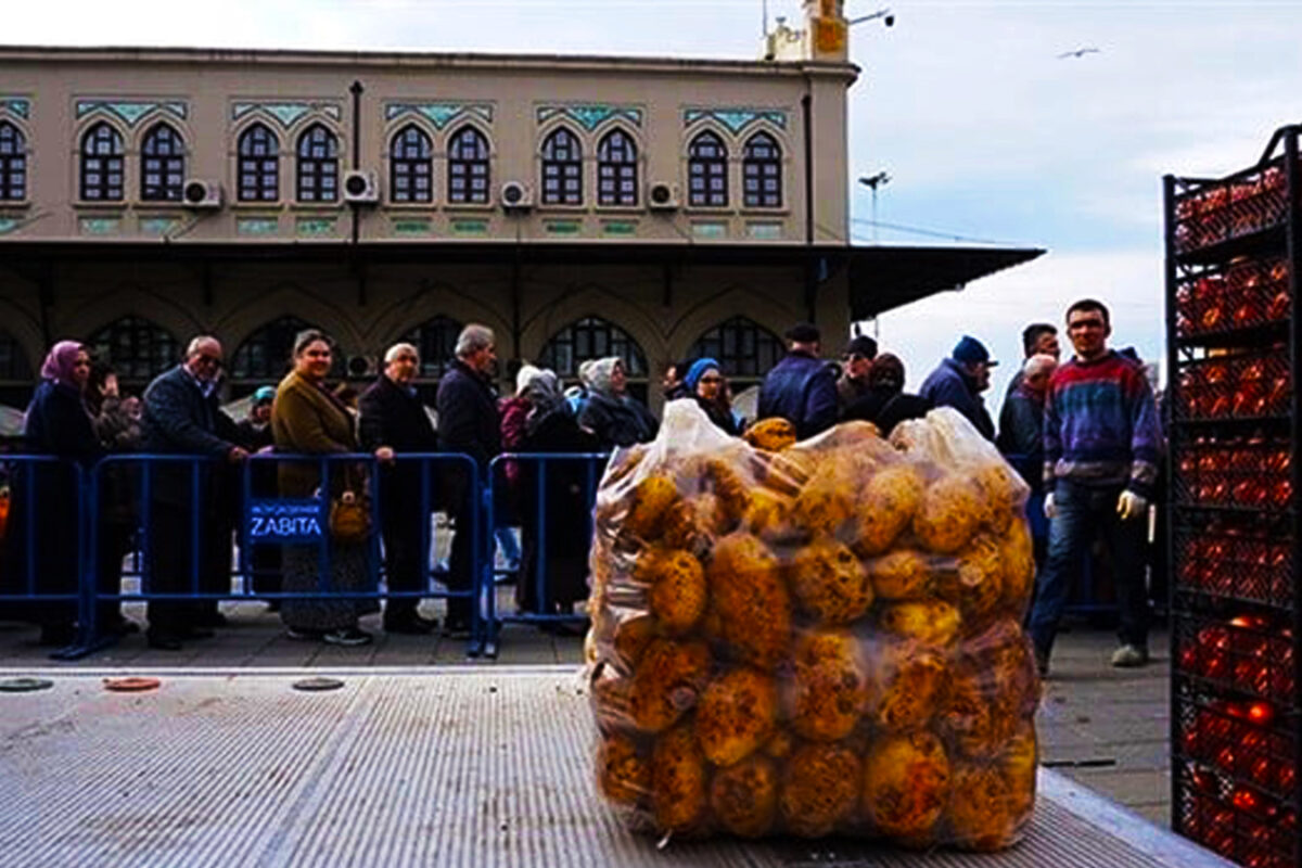 Yerel Yönetimlerin Sosyal Yardım Politikaları: Siyasi Bir Araç mı? Kamusal Bir Hak mı?